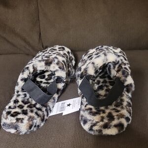Just Be Women's Leopard Print Open Toe Strap Slippers Size 5/6